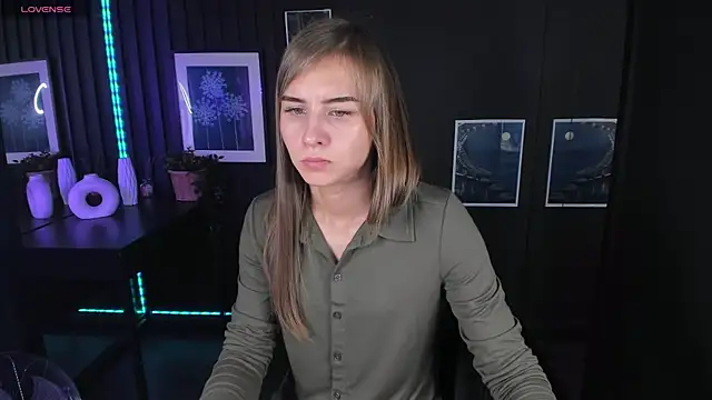 CharmBianca online show from 02/08/25, 09:56