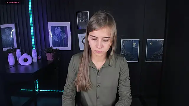 CharmBianca online show from 02/08/25, 01:22