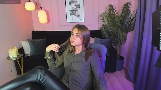 CharmBianca online show from 02/13/25, 12:00