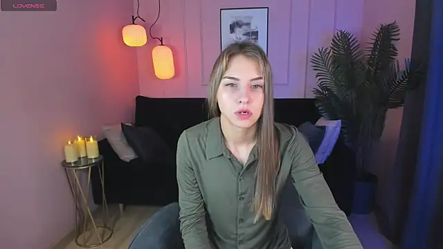 CharmBianca online show from 02/20/25, 05:23