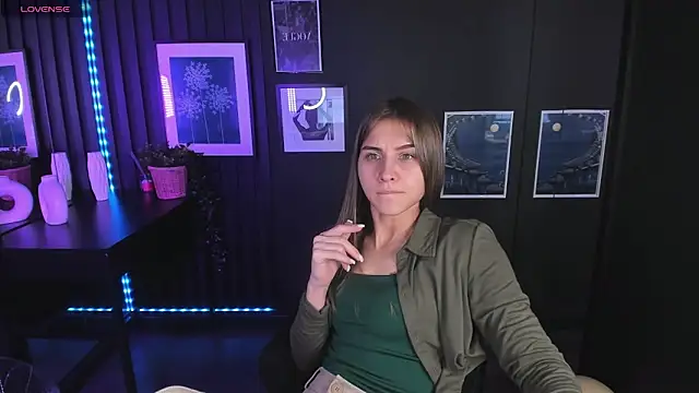 CharmBianca online show from 02/21/25, 05:31