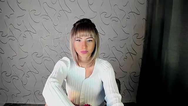 CharmBianca online show from 09/21/25, 11:45