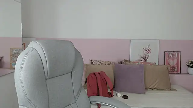 Snapshot of brendathompson_ chatting on 02/15/25, 12:33 brendathompson online show from 02/15/25, 12:33