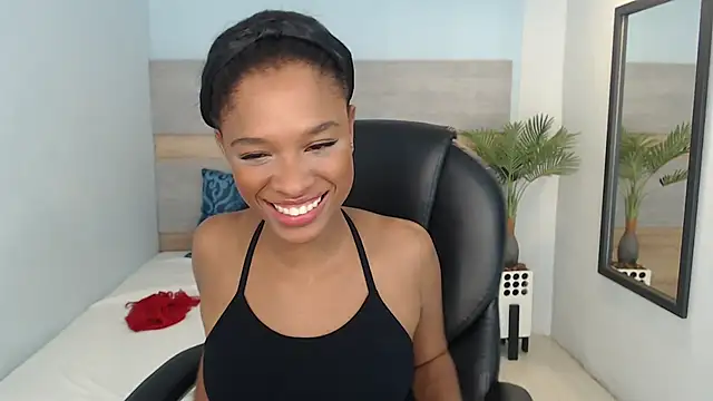 Snapshot of brendathompson_ chatting on 10/11/25, 02:11 brendathompson online show from 10/11/25, 02:11