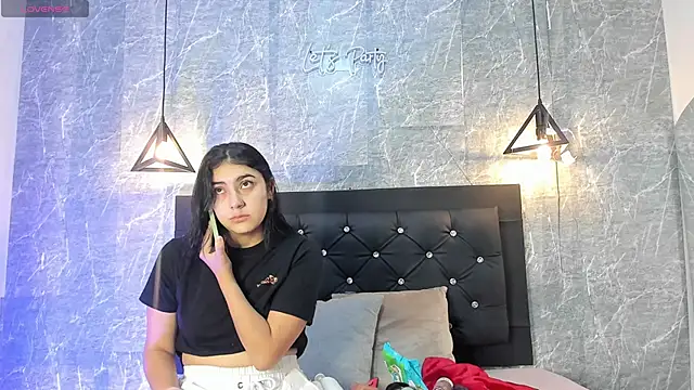 Snapshot of emberhodson chatting on 09/19/25, 11:00 emberhodson online show from 09/19/25, 11:00