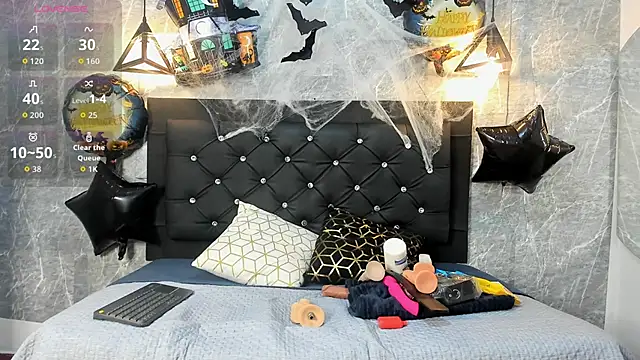 Snapshot of emberhodson chatting on 10/15/25, 12:16 emberhodson online show from 10/15/25, 12:16