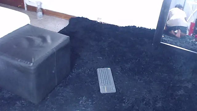 Liiamthompson online show from 02/25/25, 08:19