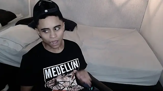 Liiamthompson online show from 03/07/25, 02:56