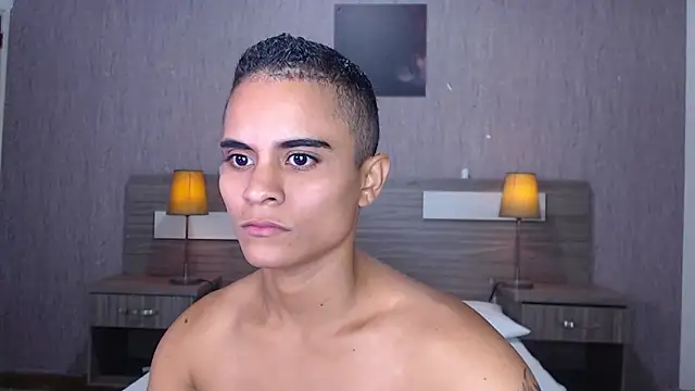 Liiamthompson online show from 09/21/25, 09:11