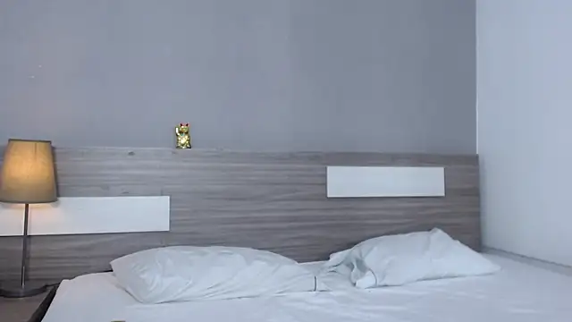 Liiamthompson online show from 09/29/25, 10:42