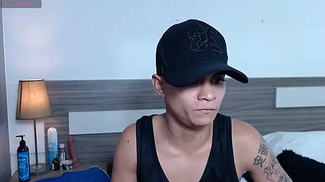 Liiamthompson online show from 12/03/25, 09:18