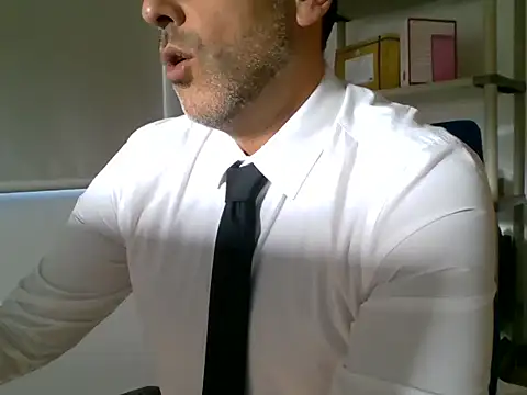 66MA69 online show from 10/04/25, 08:56