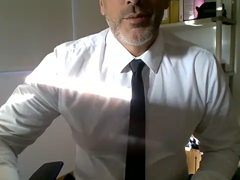 66MA69 online show from 10/15/25, 08:25