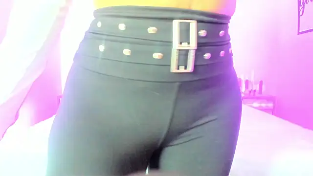 nicolee millerr online show from 11/29/25, 12:19