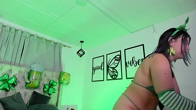 nicolee millerr online show from 03/17/26, 12:41