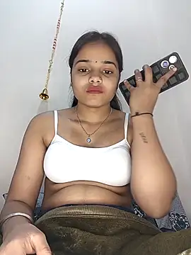 Snapshot of RAYI_123 chatting on 02/16/25, 04:42 RAYI 123 online show from 02/16/25, 04:42