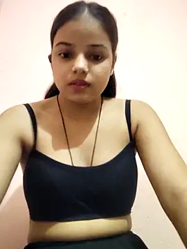 Snapshot of RAYI_123 chatting on 10/15/25, 05:29 RAYI 123 online show from 10/15/25, 05:29