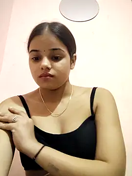 Snapshot of RAYI_123 chatting on 10/25/25, 04:53 RAYI 123 online show from 10/25/25, 04:53