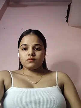 Snapshot of RAYI_123 chatting on 05/22/26, 02:44 RAYI 123 online show from 05/22/26, 02:44