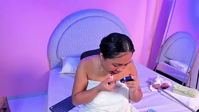 yeikafoxy online show from 04/15/26, 12:01