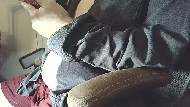 Snapshot of stubbydick3 chatting on 02/12/25, 02:10 stubbydick3 online show from 02/12/25, 02:10