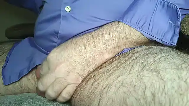 Snapshot of stubbydick3 chatting on 02/16/25, 10:10 stubbydick3 online show from 02/16/25, 10:10