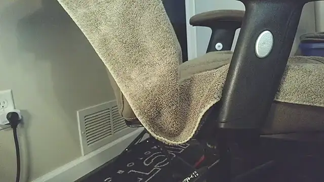 Snapshot of stubbydick3 chatting on 02/28/25, 01:14 stubbydick3 online show from 02/28/25, 01:14