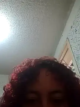 Snapshot of alexandraluv chatting on 02/06/25, 05:51 alexandraluv online show from 02/06/25, 05:51