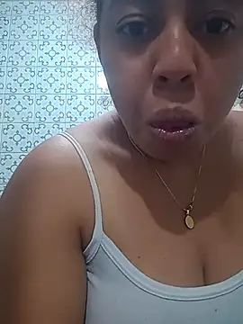 Snapshot of alexandraluv chatting on 02/19/25, 05:27 alexandraluv online show from 02/19/25, 05:27