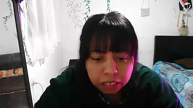 Snapshot of alexandraluv chatting on 10/17/25, 11:07 alexandraluv online show from 10/17/25, 11:07