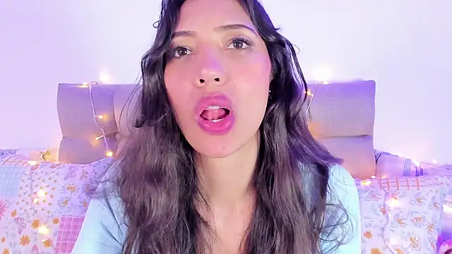 Snapshot of Miss_veronicaa2 chatting on 02/11/25, 06:22 Miss veronicaa2 online show from 02/11/25, 06:22