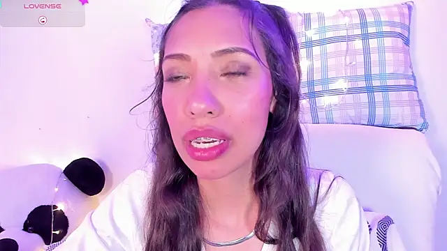 Snapshot of Miss_veronicaa2 chatting on 02/24/25, 04:15 Miss veronicaa2 online show from 02/24/25, 04:15