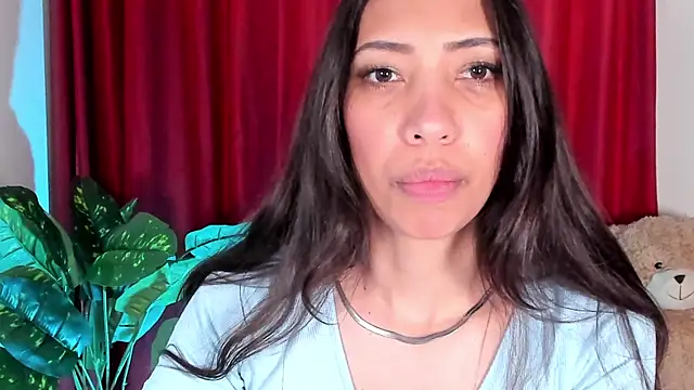 Snapshot of Miss_veronicaa2 chatting on 10/15/25, 01:00 Miss veronicaa2 online show from 10/15/25, 01:00