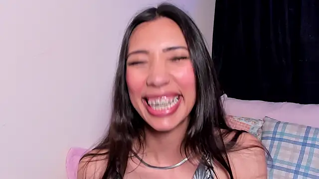 Snapshot of Miss_veronicaa2 chatting on 11/27/25, 01:02 Miss veronicaa2 online show from 11/27/25, 01:02