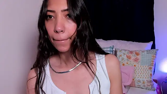 Snapshot of Miss_veronicaa2 chatting on 12/01/25, 01:05 Miss veronicaa2 online show from 12/01/25, 01:05