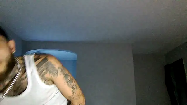 cruz815 online show from 10/17/25, 08:33