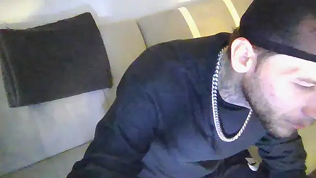 cruz815 online show from 12/05/25, 08:49