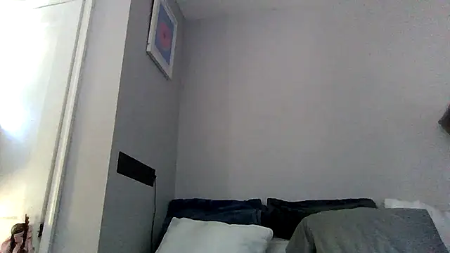 Snapshot of cruz815 chatting on 06/03/26, 06:46 cruz815 online show from 06/03/26, 06:46