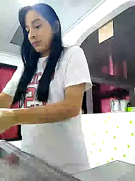 Snapshot of Marce0 chatting on 02/03/25, 10:43 Marce0 online show from 02/03/25, 10:43