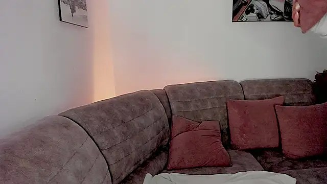 Dylan Milk online show from 06/14/26, 06:32
