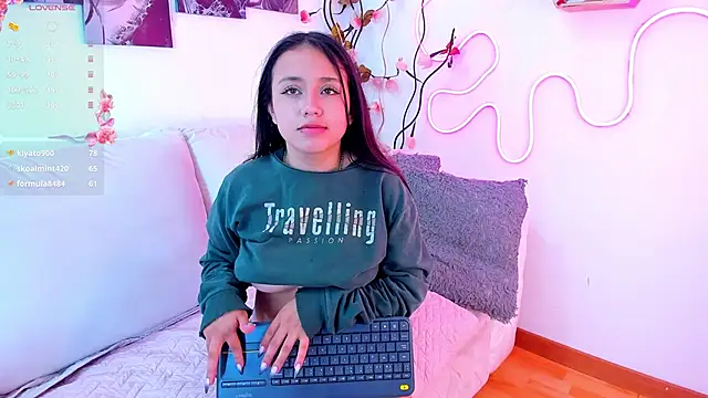 sophie moonnn online show from 03/05/25, 09:26