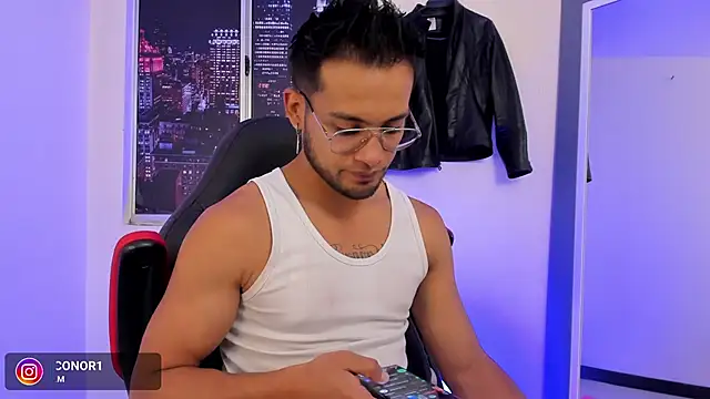 Snapshot of Max_Conor1 chatting on 01/29/25, 07:22 Max Conor1 online show from 01/29/25, 07:22