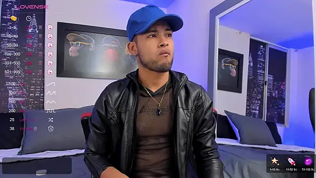 Snapshot of Max_Conor1 chatting on 02/06/25, 11:32 Max Conor1 online show from 02/06/25, 11:32