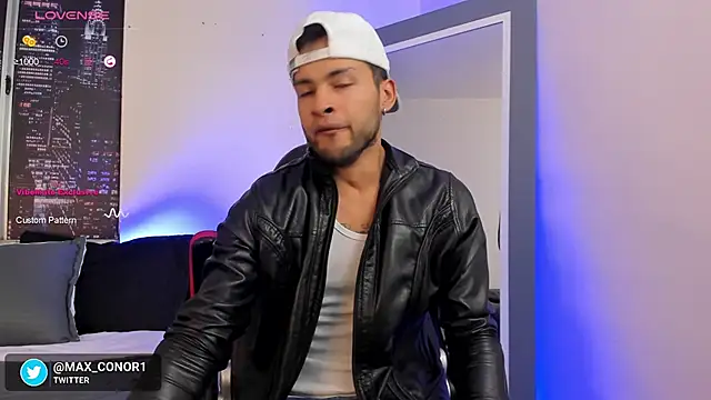 Snapshot of Max_Conor1 chatting on 02/18/25, 11:33 Max Conor1 online show from 02/18/25, 11:33