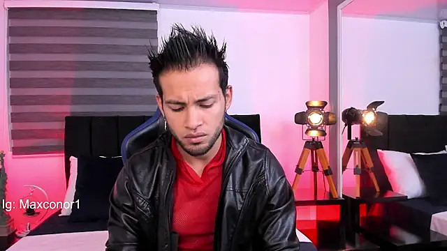 Snapshot of Max_Conor1 chatting on 03/06/25, 11:14 Max Conor1 online show from 03/06/25, 11:14