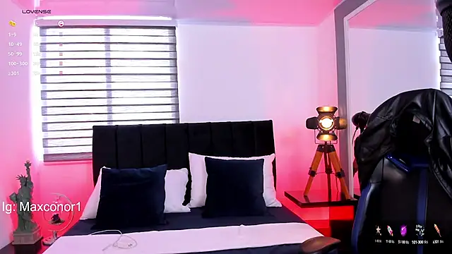 Snapshot of Max_Conor1 chatting on 03/08/25, 01:14 Max Conor1 online show from 03/08/25, 01:14