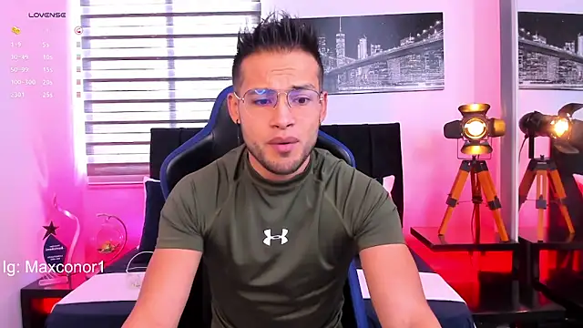 Snapshot of Max_Conor1 chatting on 03/19/25, 12:23 Max Conor1 online show from 03/19/25, 12:23