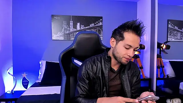 Snapshot of Max_Conor1 chatting on 09/18/25, 11:34 Max Conor1 online show from 09/18/25, 11:34