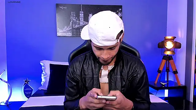 Snapshot of Max_Conor1 chatting on 09/26/25, 11:47 Max Conor1 online show from 09/26/25, 11:47