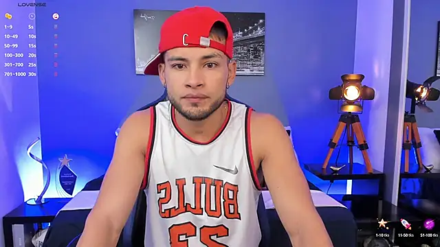 Snapshot of Max_Conor1 chatting on 10/10/25, 12:15 Max Conor1 online show from 10/10/25, 12:15